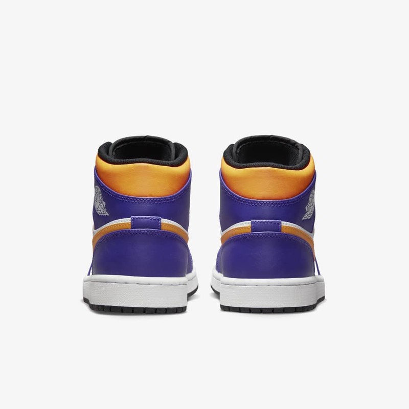 Lakers on sale jordans 1